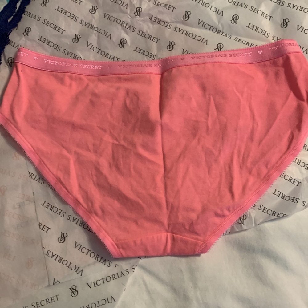 Victoria Secret - Picture 5 of 9